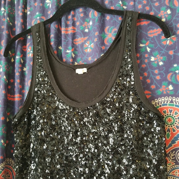 Free! Sequin tank top. 5 for 25 - Picture 2 of 5